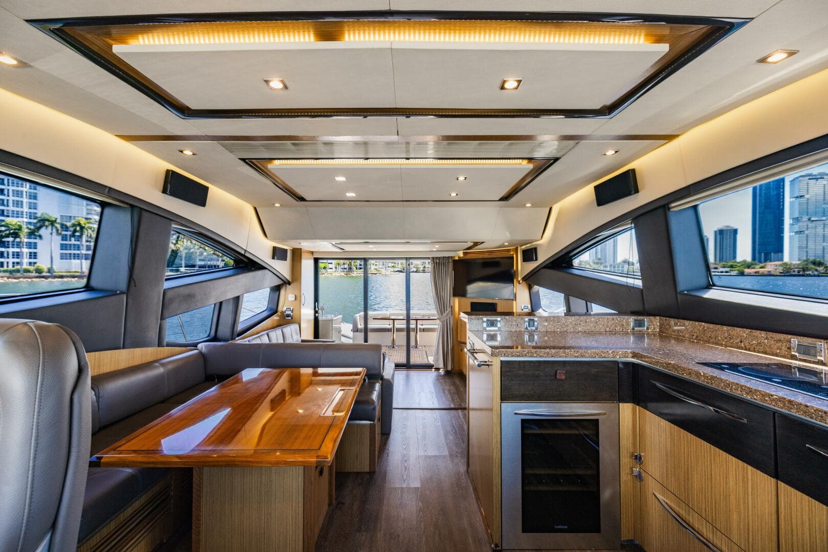 2016 Sea Ray L650 Fly — photo 33