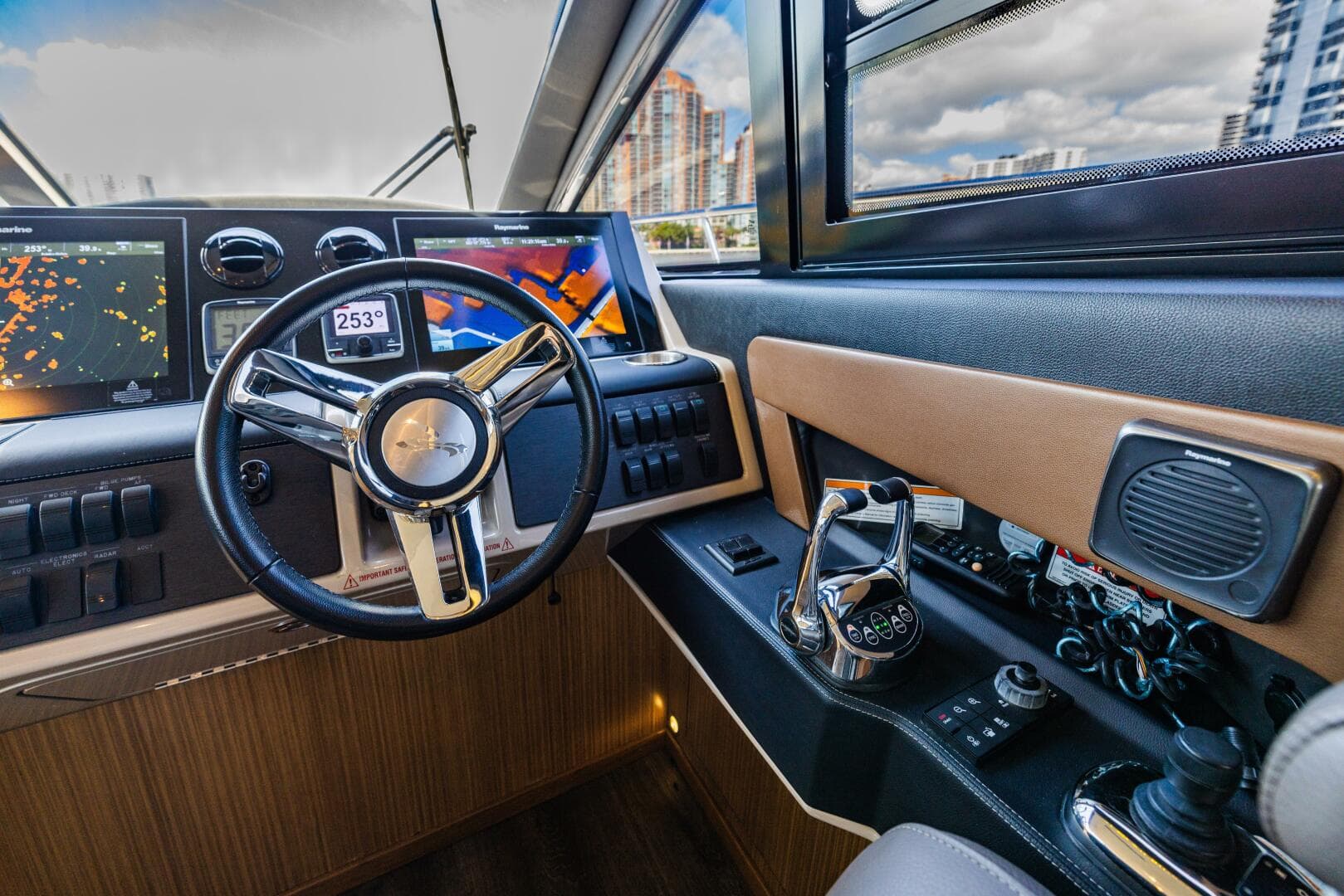 2016 Sea Ray L650 Fly — photo 36