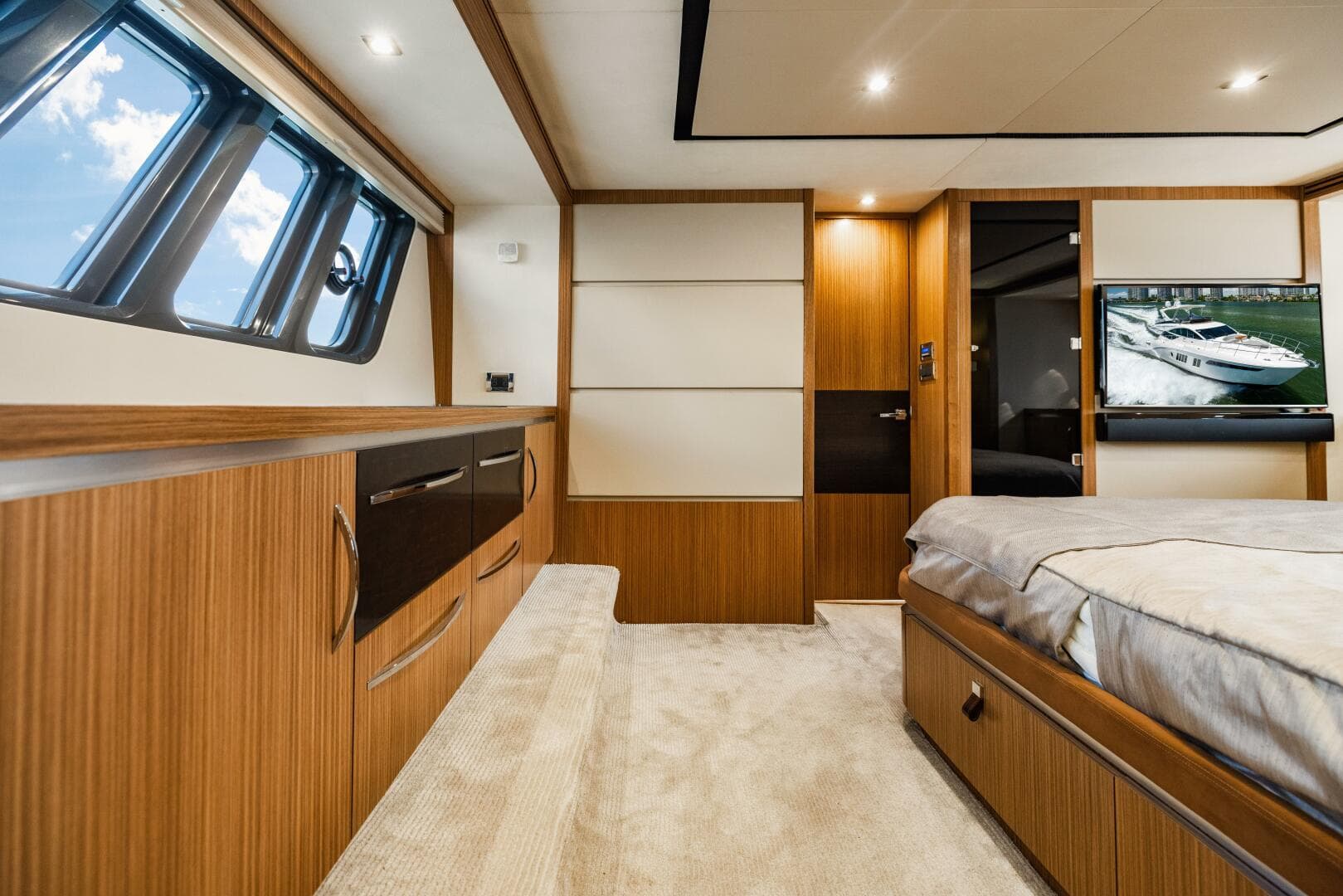 2016 Sea Ray L650 Fly — photo 50