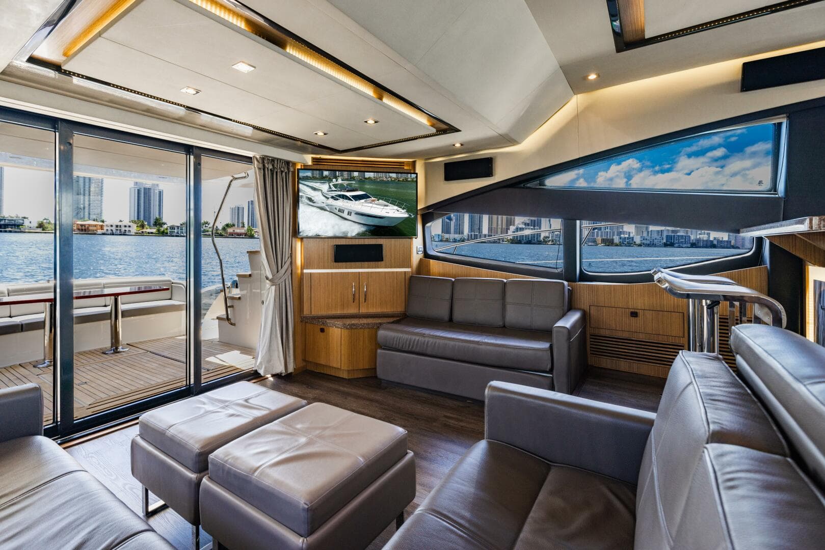 2016 Sea Ray L650 Fly — photo 29