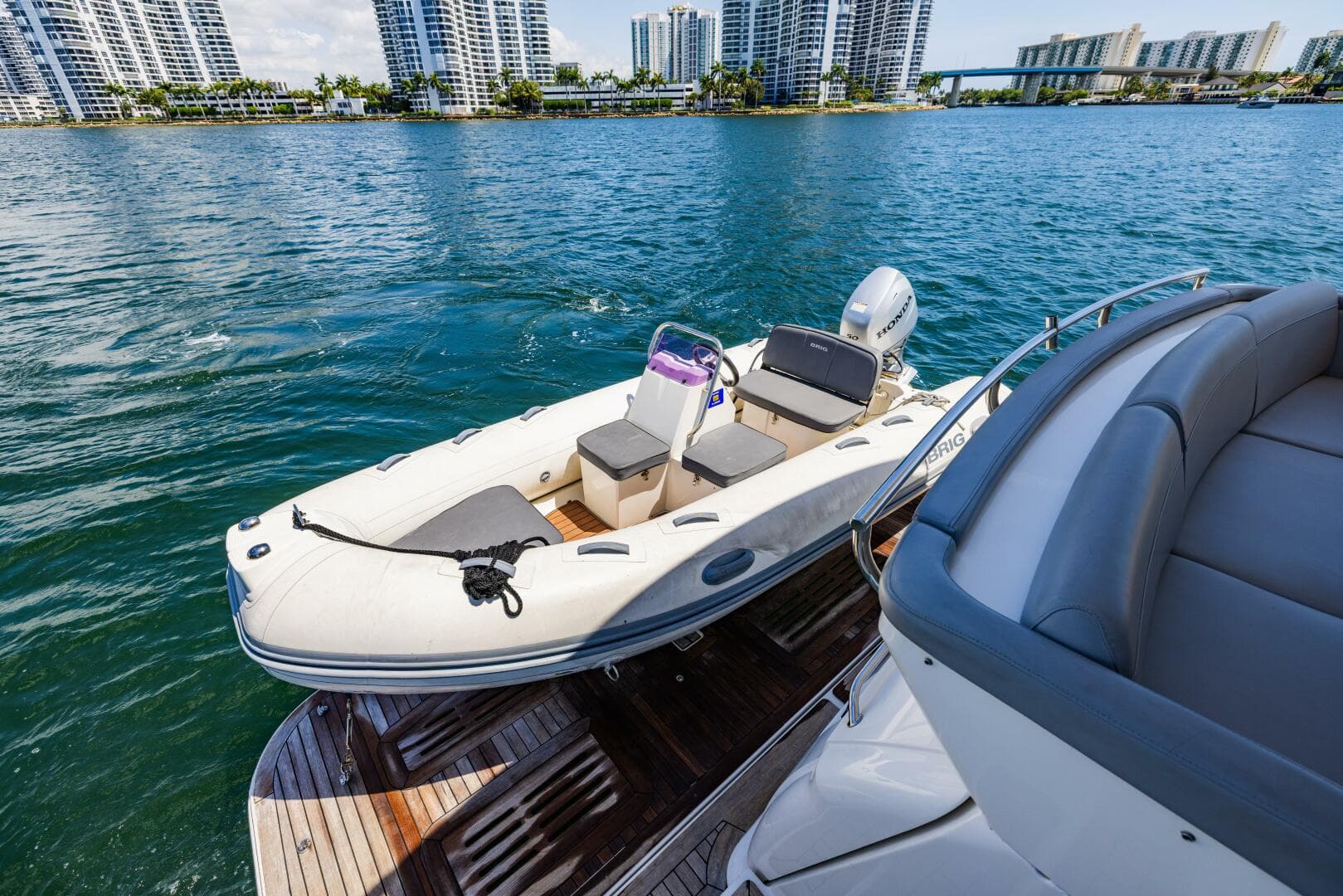 2016 Sea Ray L650 Fly — photo 9