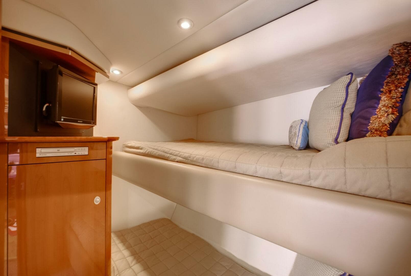 2008 Sea Ray 60 Sundancer — photo 72