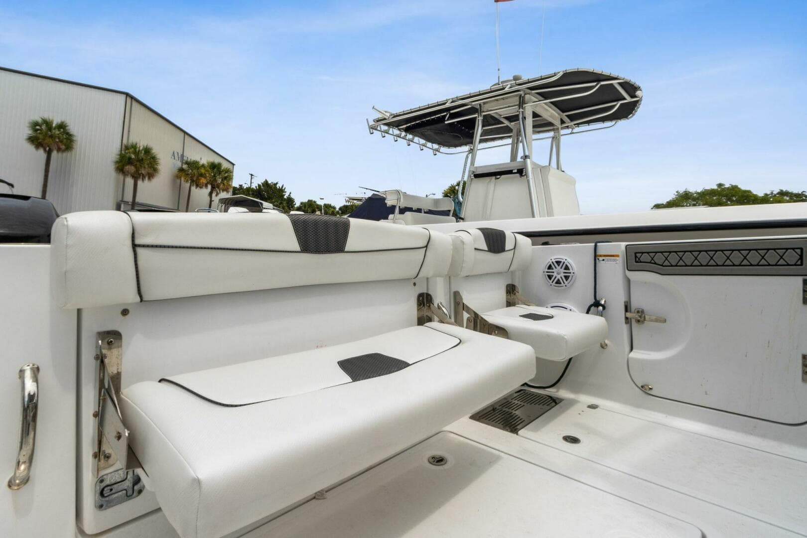 2023 Wellcraft 352 Fisherman Center Console — photo 10