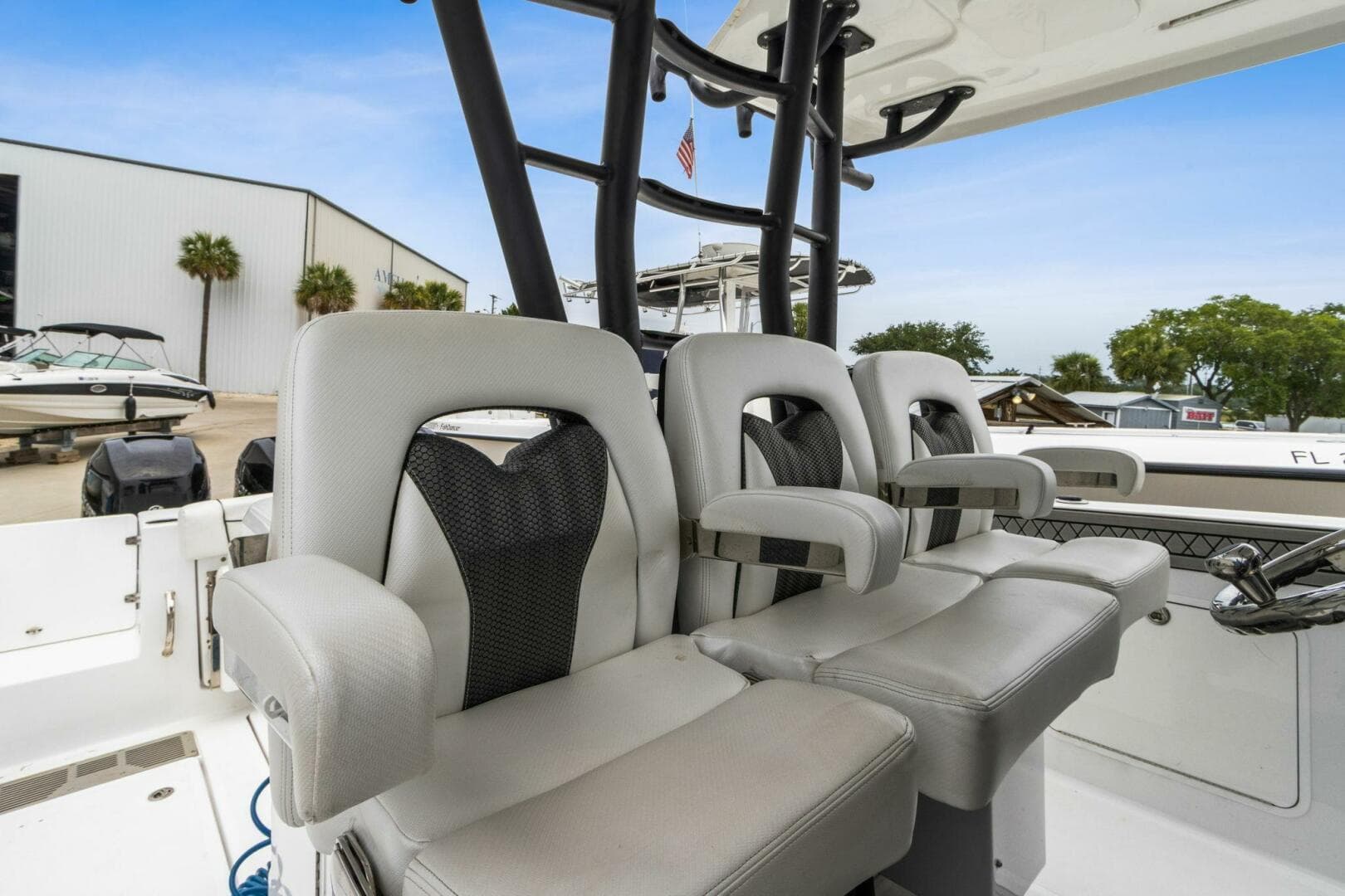 2023 Wellcraft 352 Fisherman Center Console — photo 19