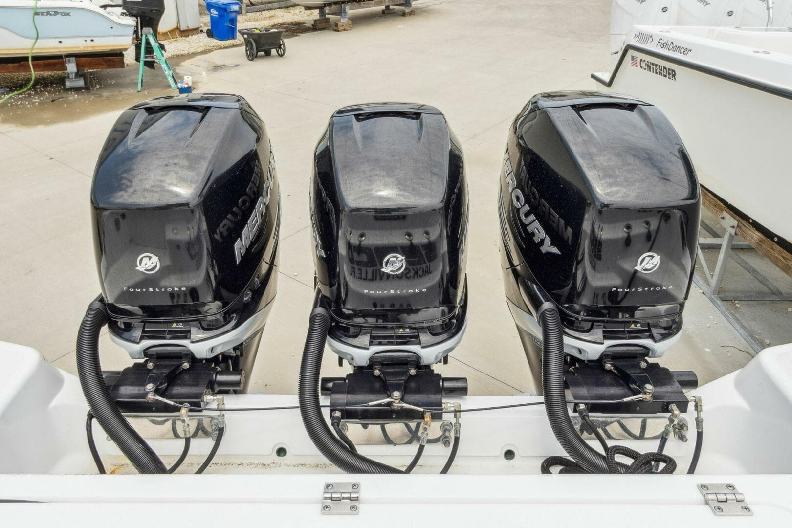 2023 Wellcraft 352 Fisherman Center Console — photo 8