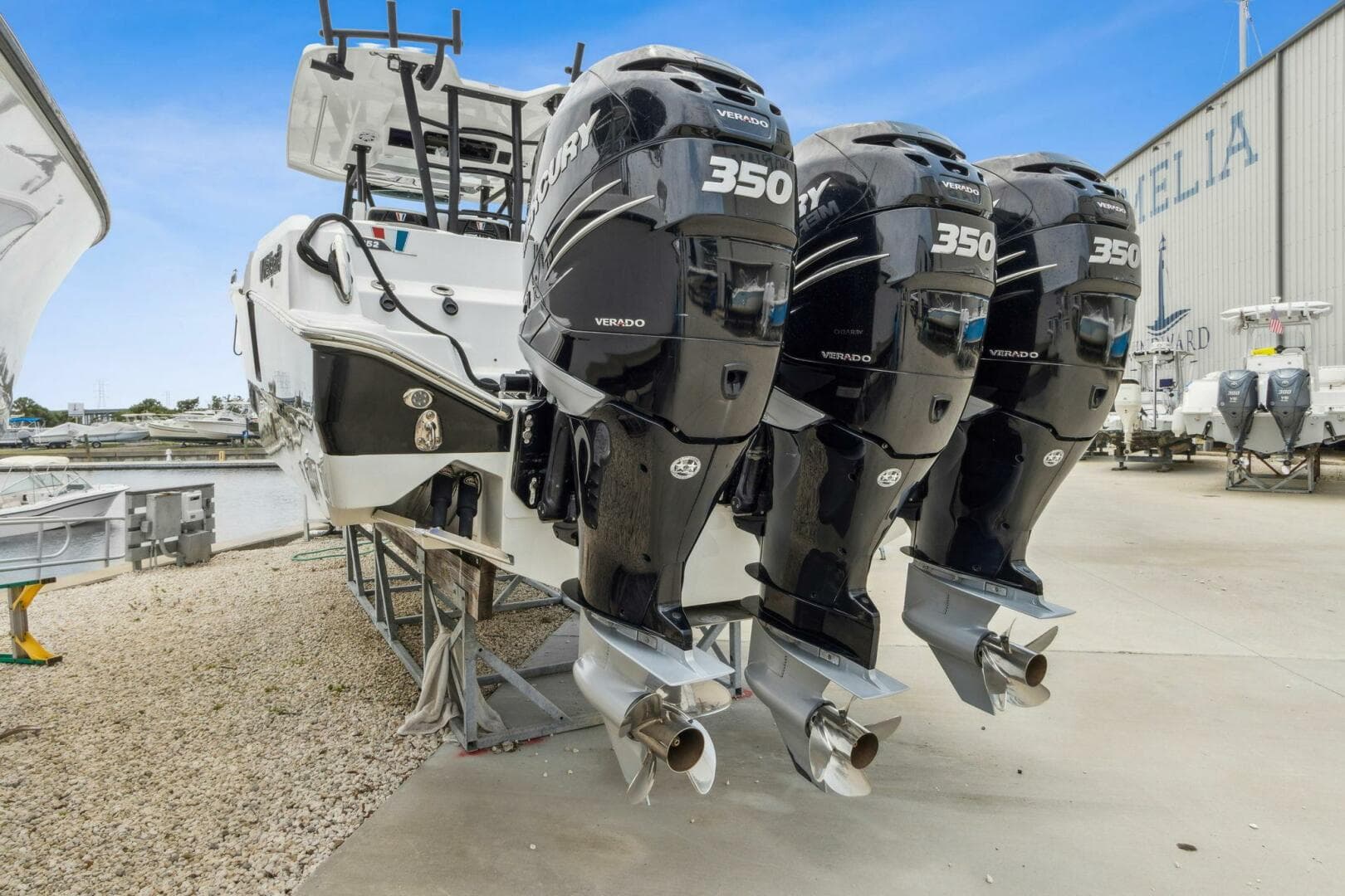 2023 Wellcraft 352 Fisherman Center Console — photo 6