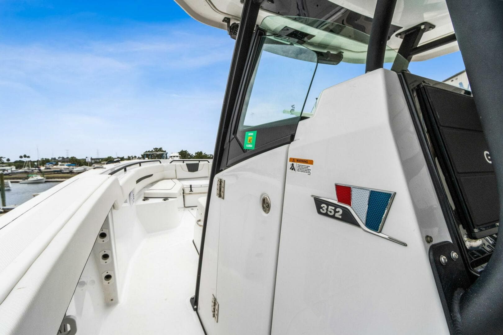 2023 Wellcraft 352 Fisherman Center Console — photo 25