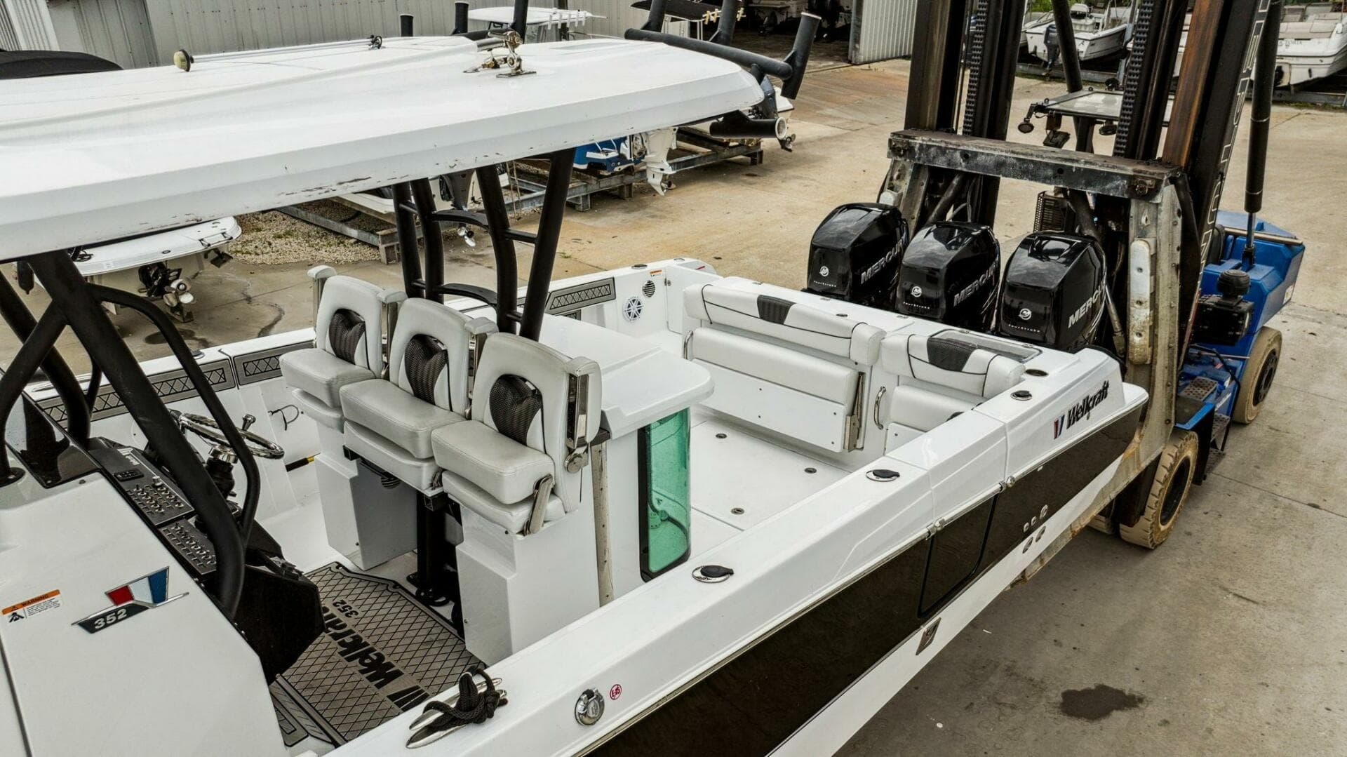 2023 Wellcraft 352 Fisherman Center Console — photo 40