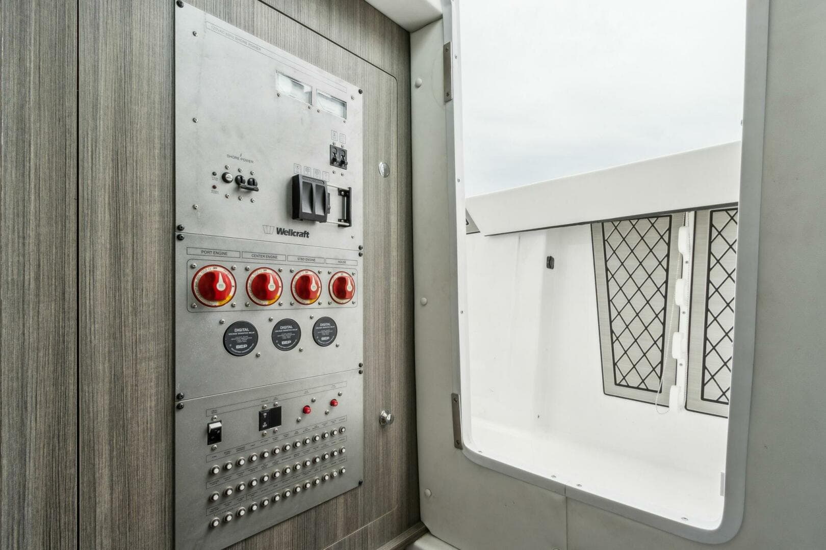 2023 Wellcraft 352 Fisherman Center Console — photo 28