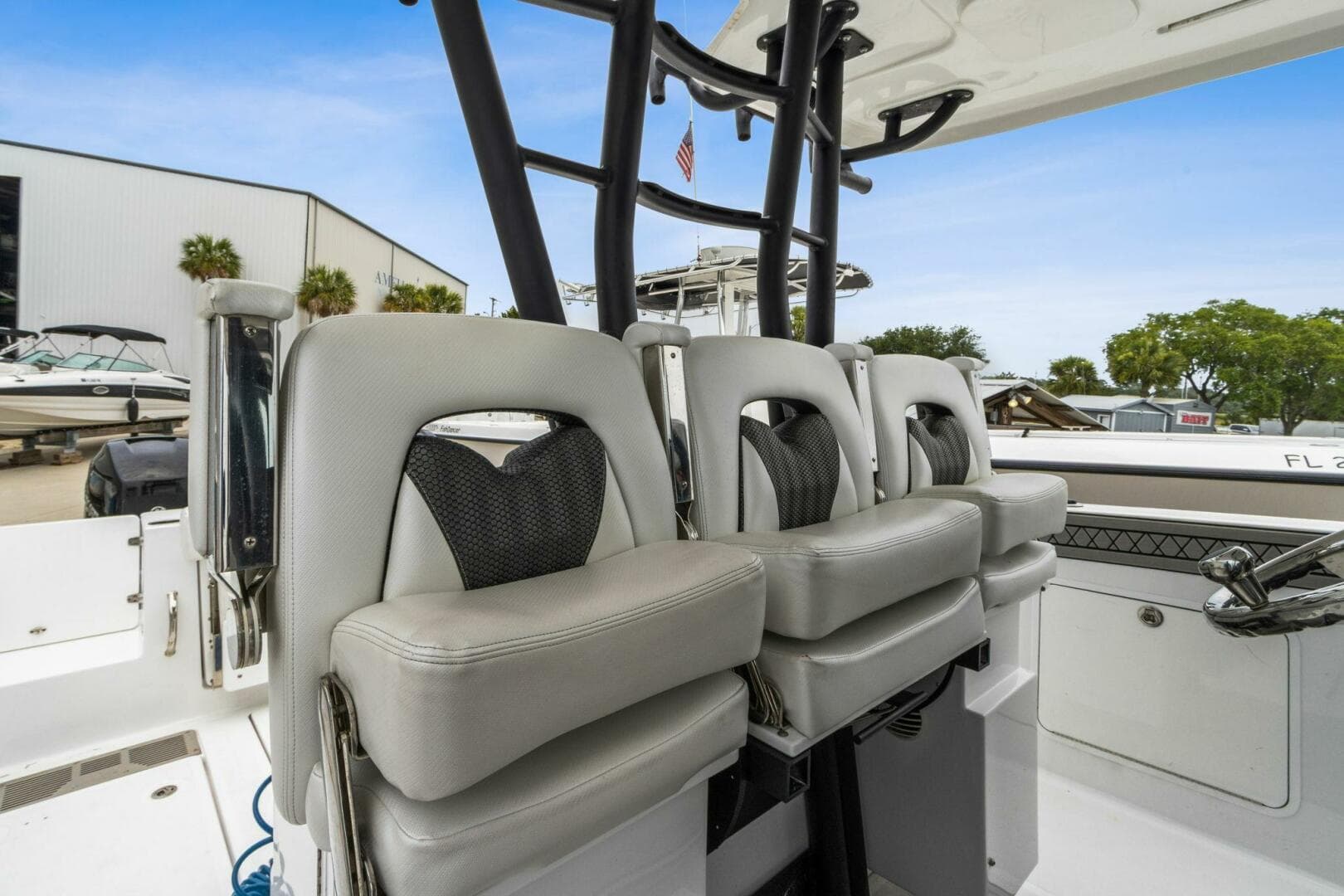 2023 Wellcraft 352 Fisherman Center Console — photo 18