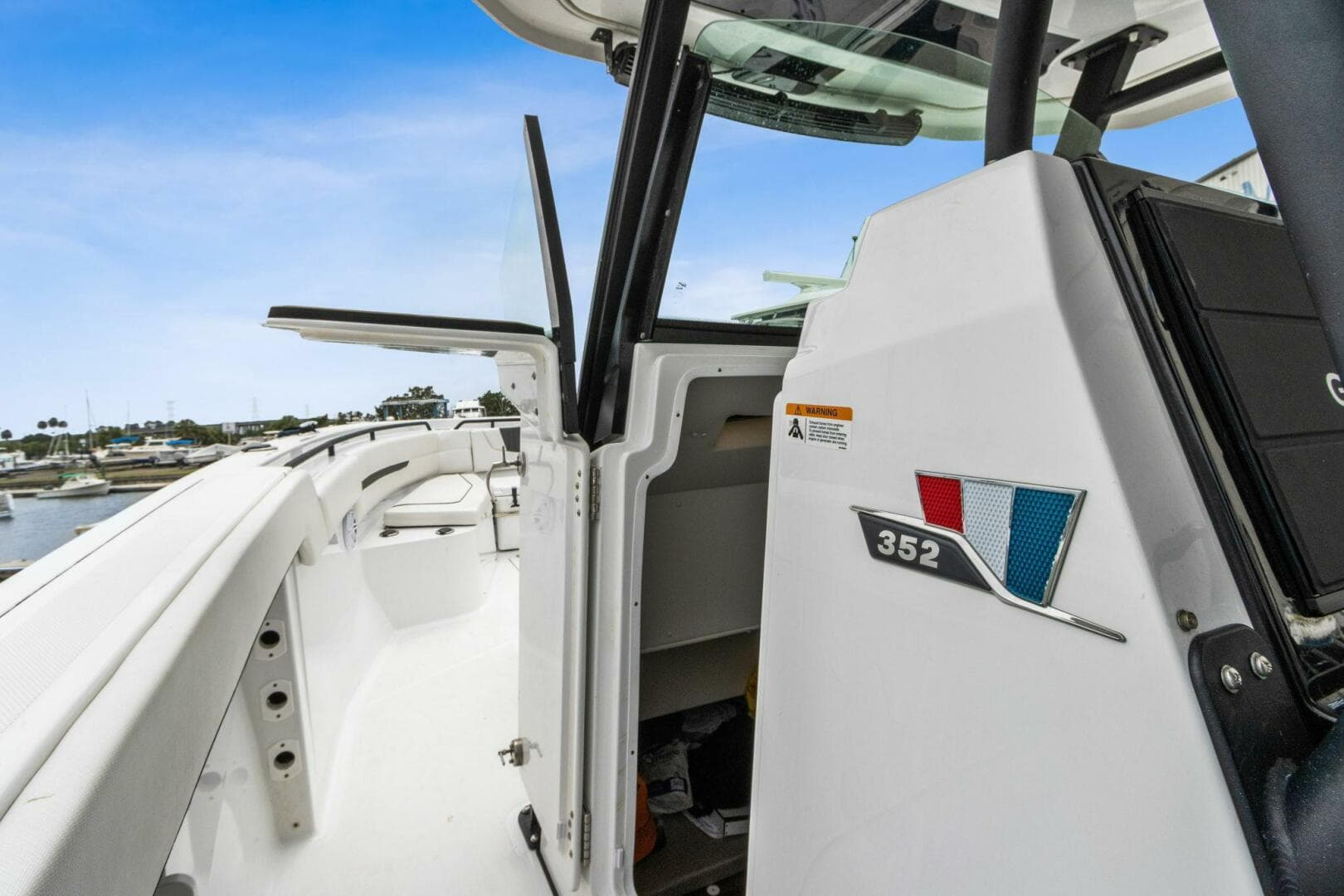 2023 Wellcraft 352 Fisherman Center Console — photo 26