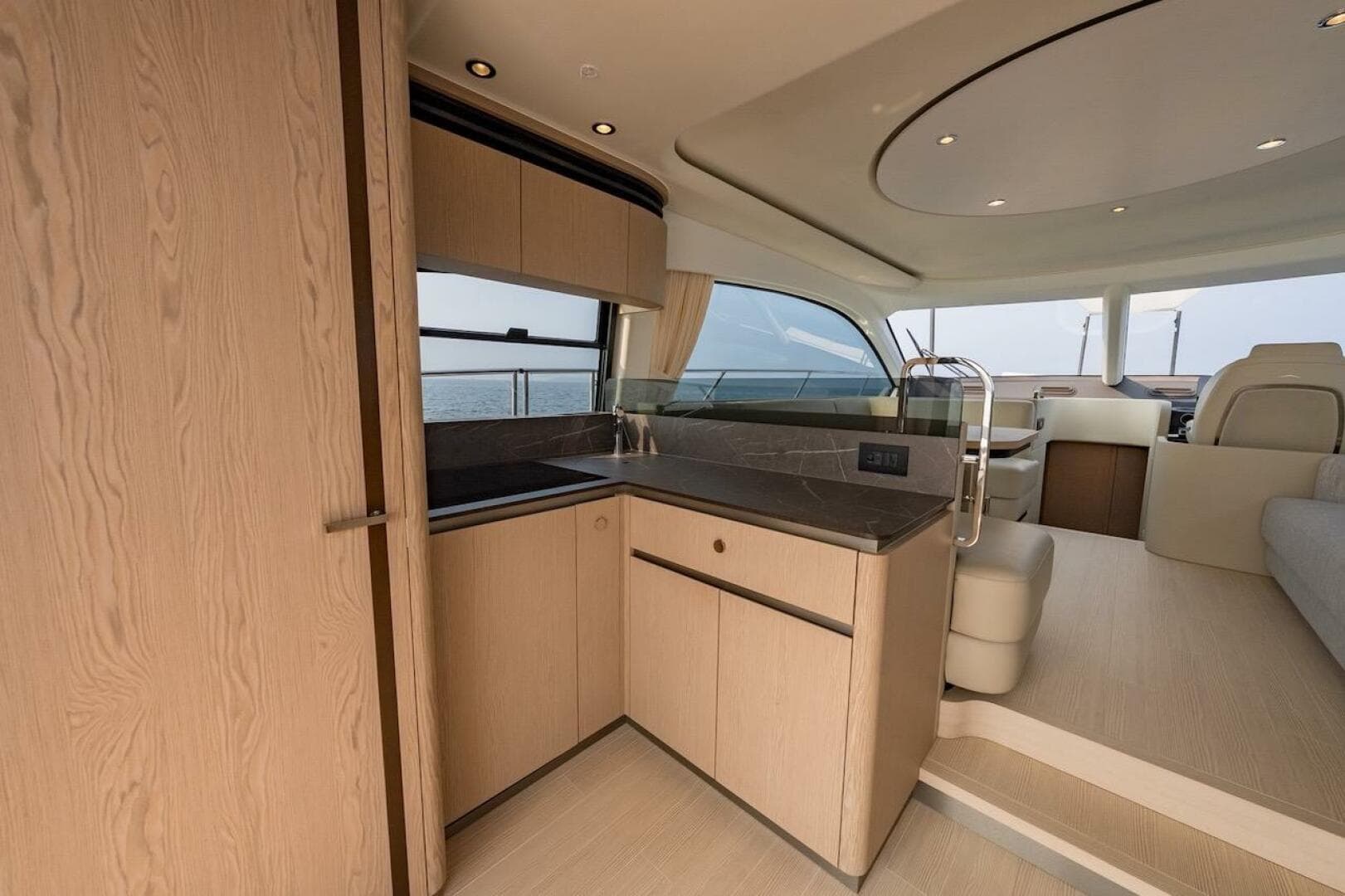 2023 Azimut Fly 53 — photo 25