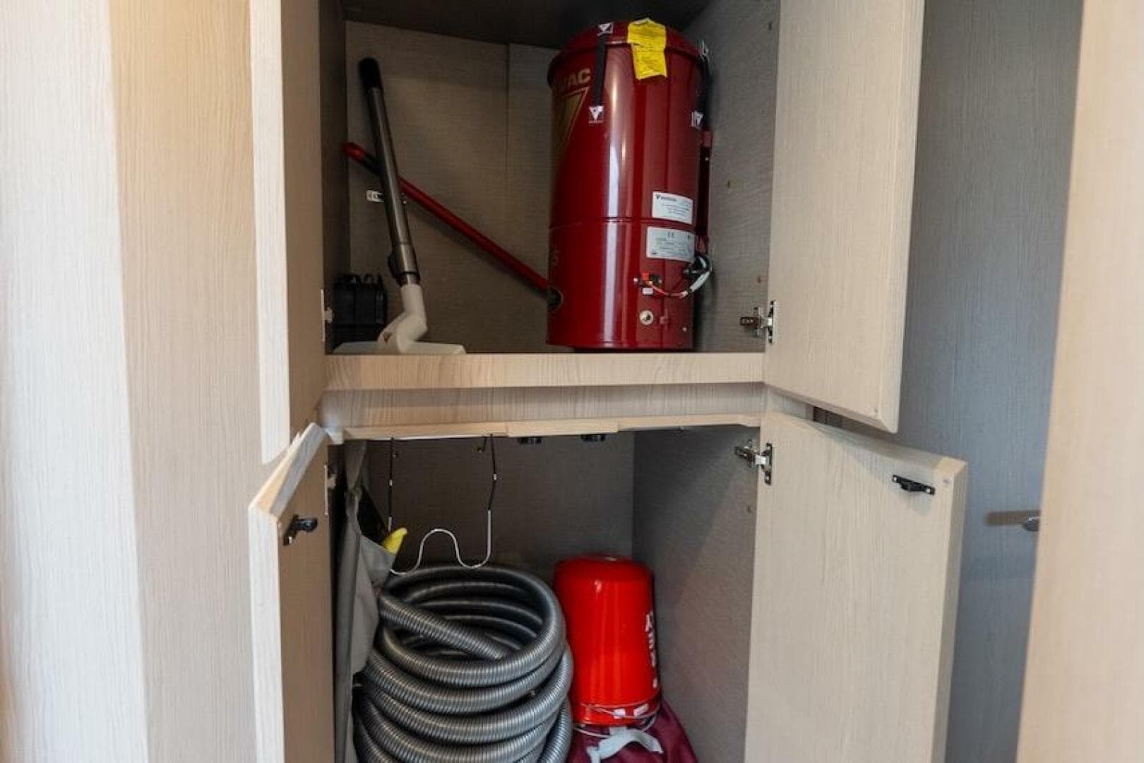 2023 Azimut Fly 53 — photo 96