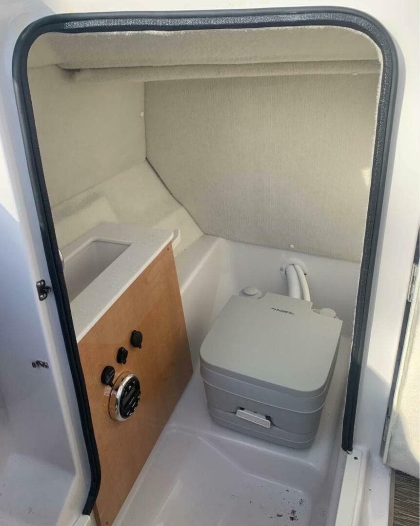 2018 Glastron GT 245 — photo 10