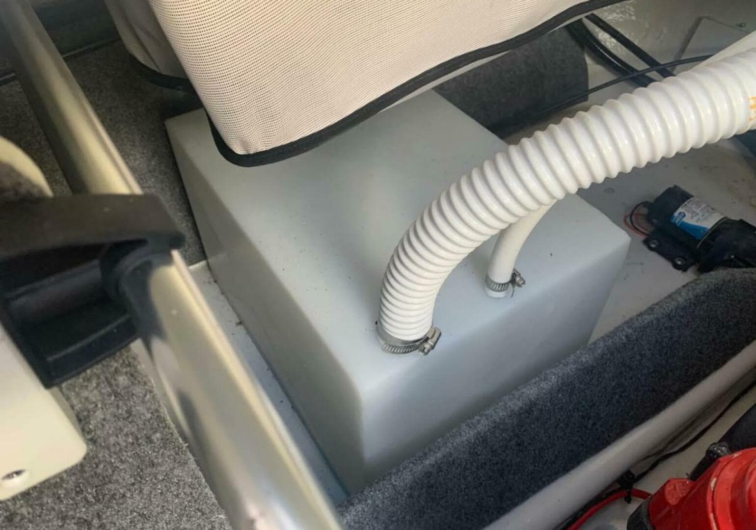 2018 Glastron GT 245 — photo 14