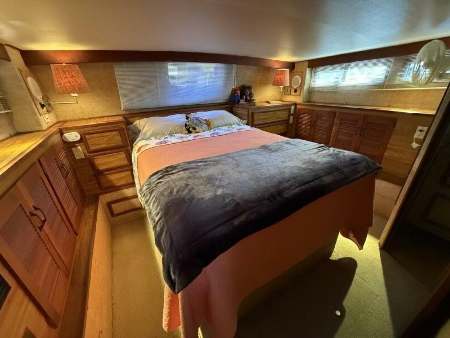 1980 Viking 43 Dcmy — photo 24