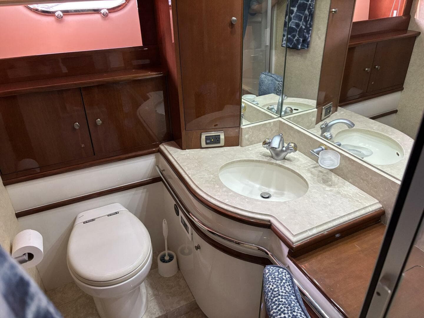 2006 Marquis 65 — photo 36