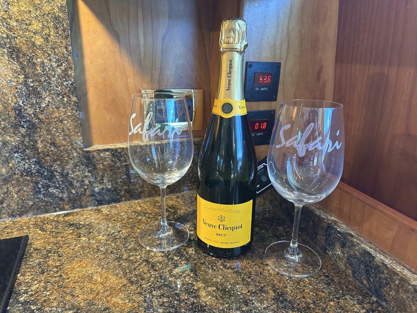 2001 Symbol 66 — photo 34