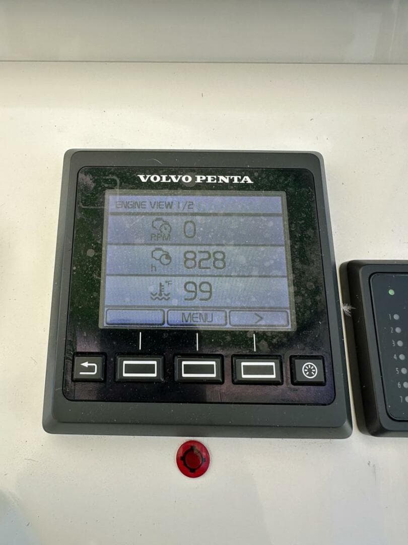 2013 Hunt Yachts Harrier 36 — photo 19