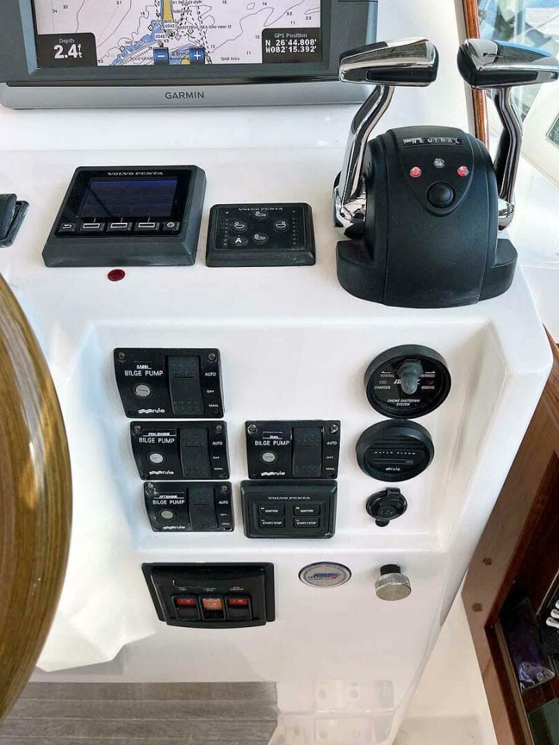 2013 Hunt Yachts Harrier 36 — photo 18