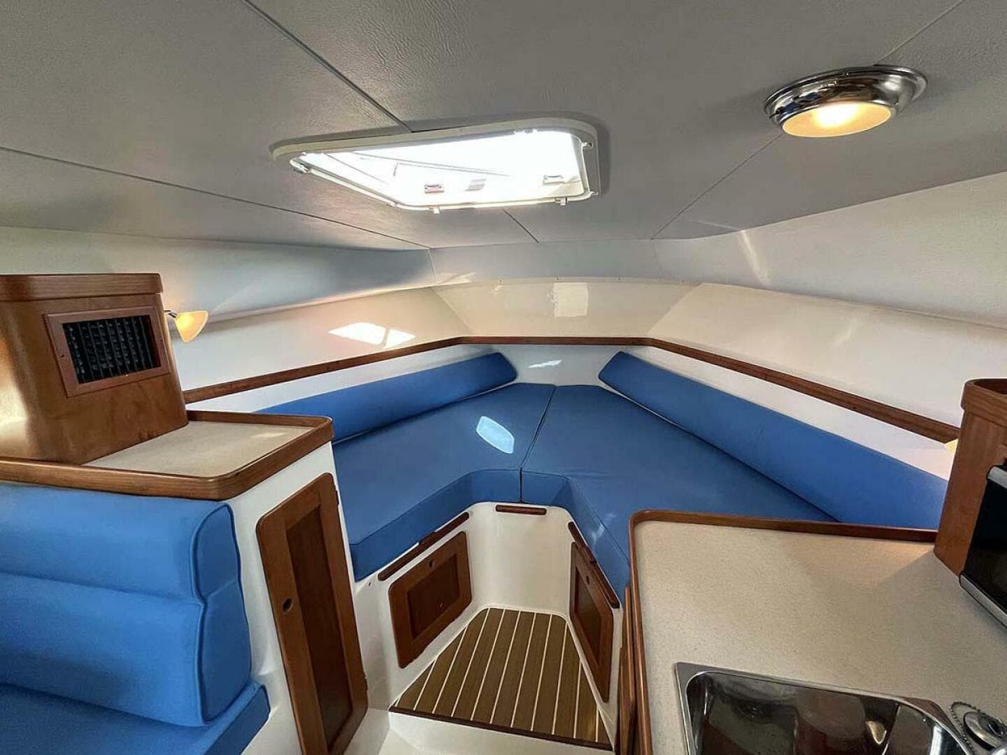 2013 Hunt Yachts Harrier 36 — photo 31
