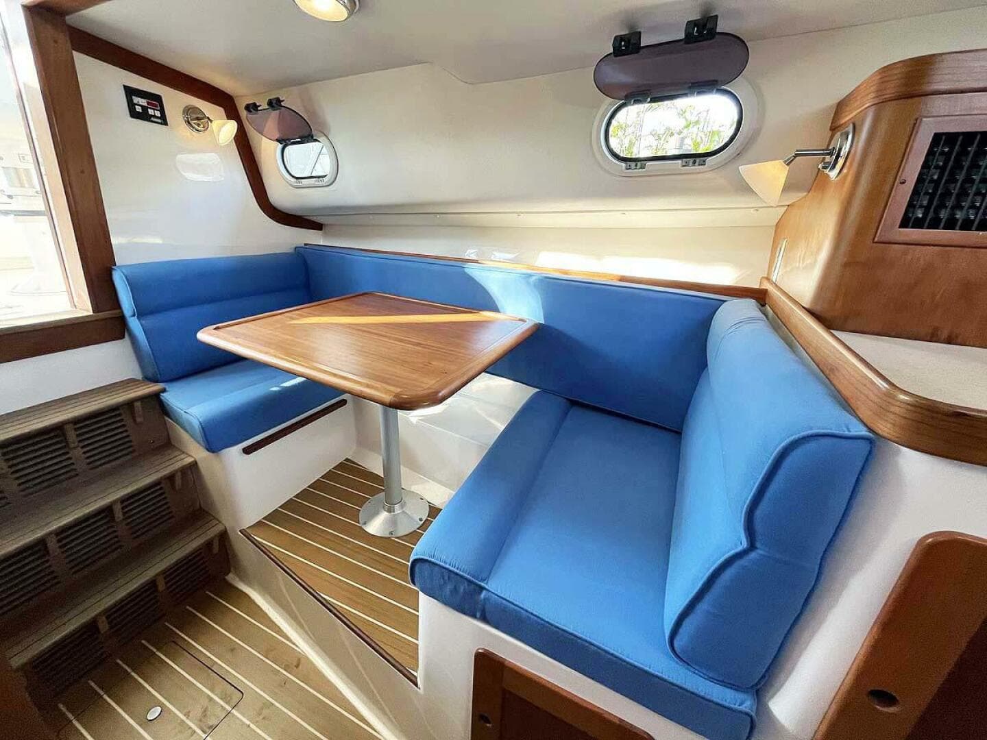 2013 Hunt Yachts Harrier 36 — photo 29