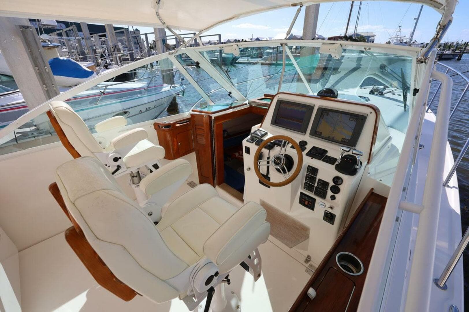 2013 Hunt Yachts Harrier 36 — photo 16