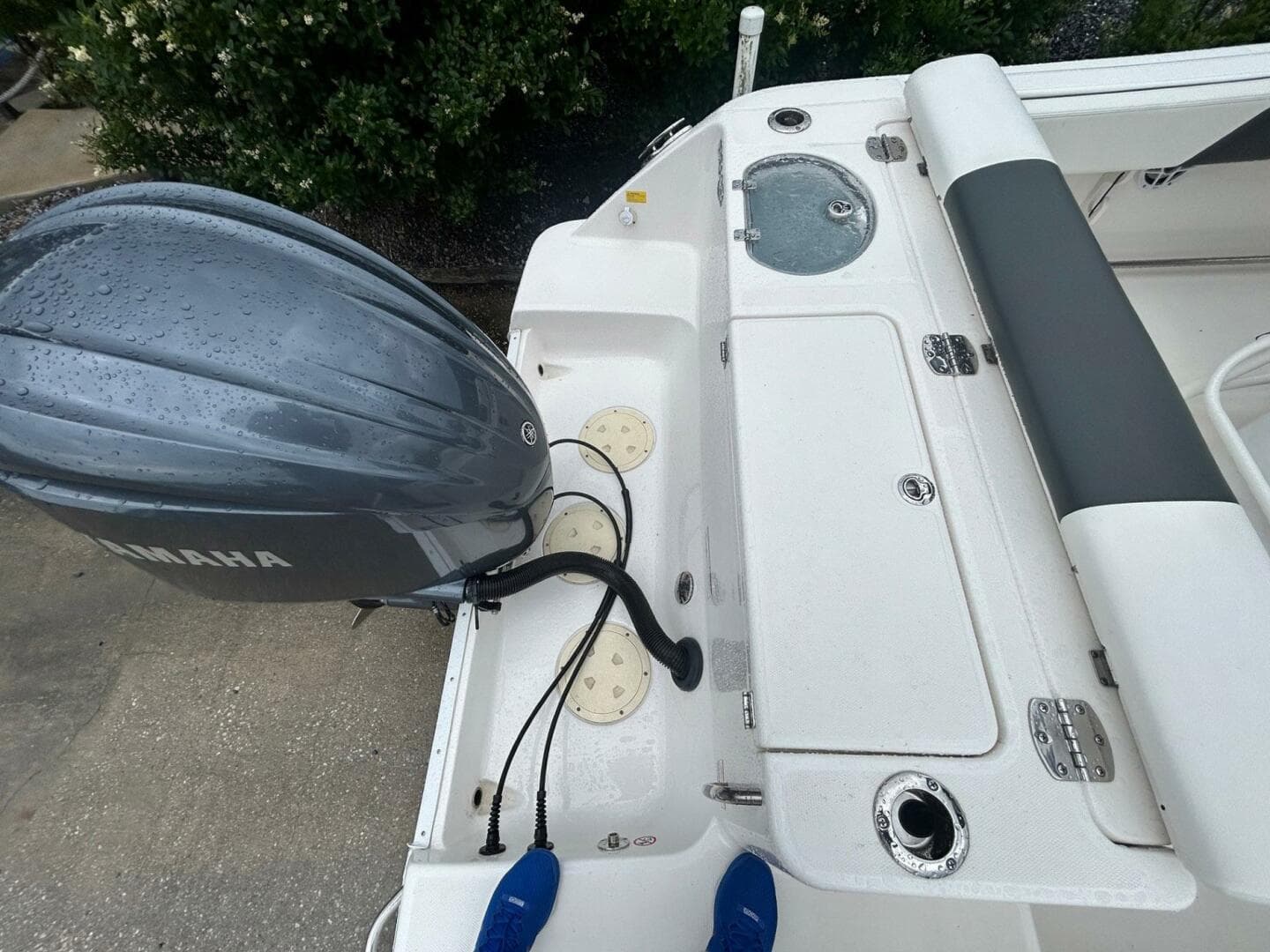 2022 Robalo R242 Center Console — photo 7