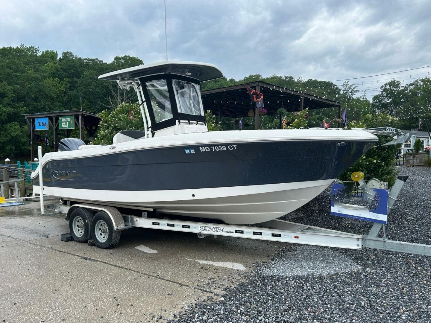 2022 Robalo R242 Center Console — photo 1