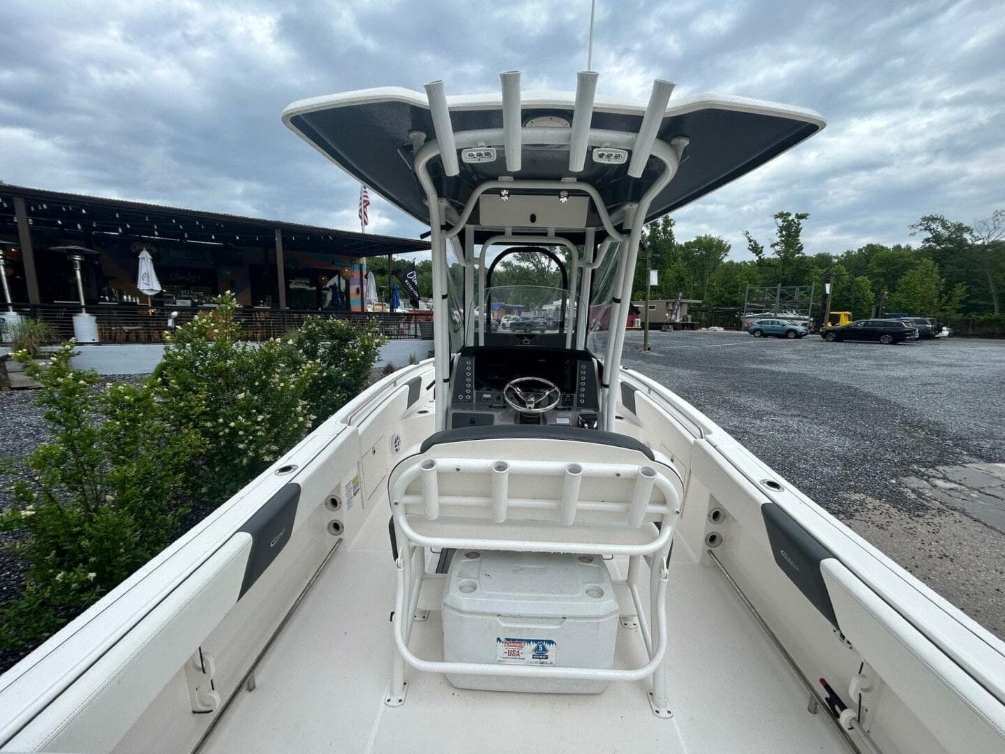 2022 Robalo R242 Center Console — photo 9