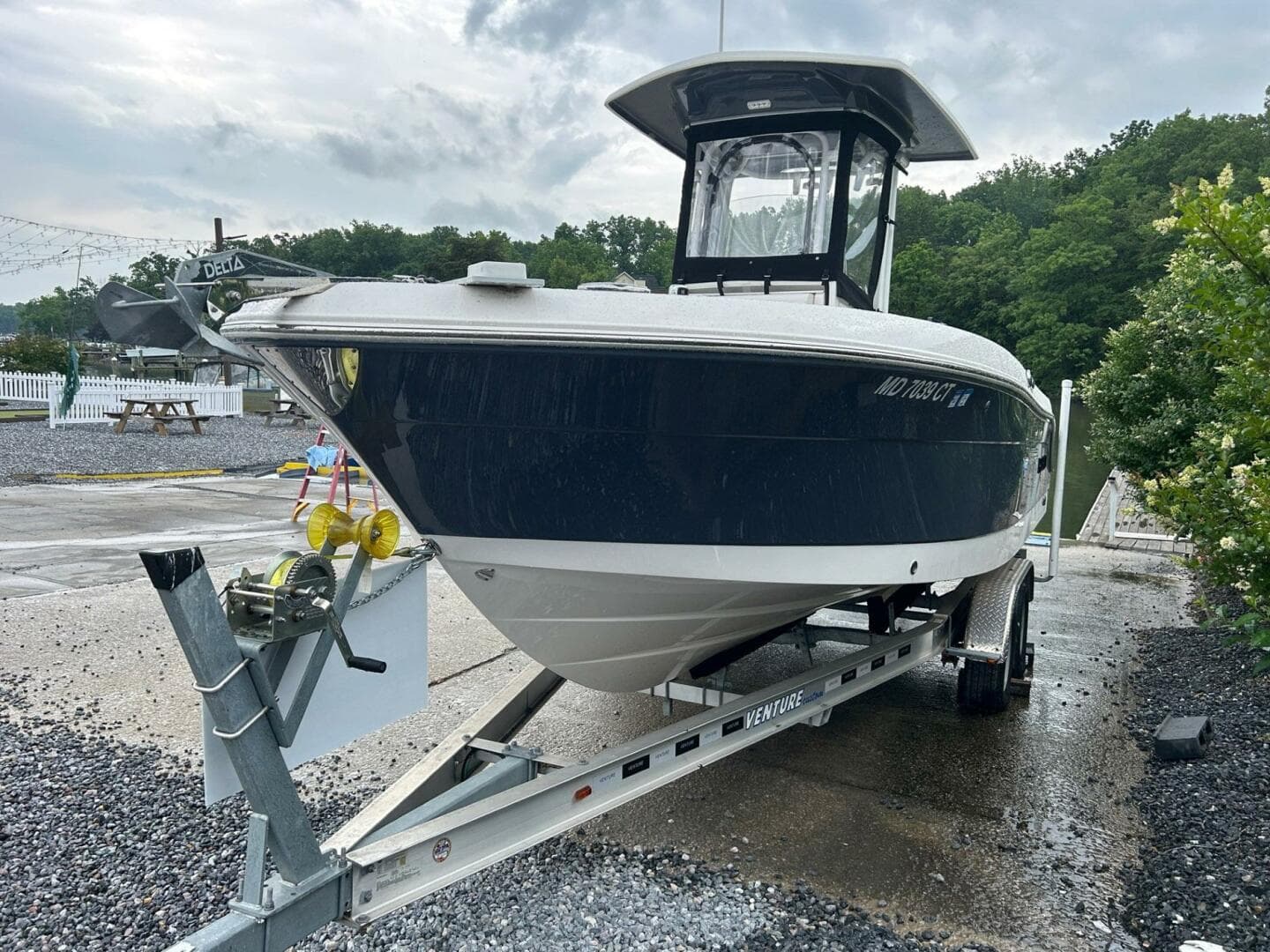2022 Robalo R242 Center Console — photo 4