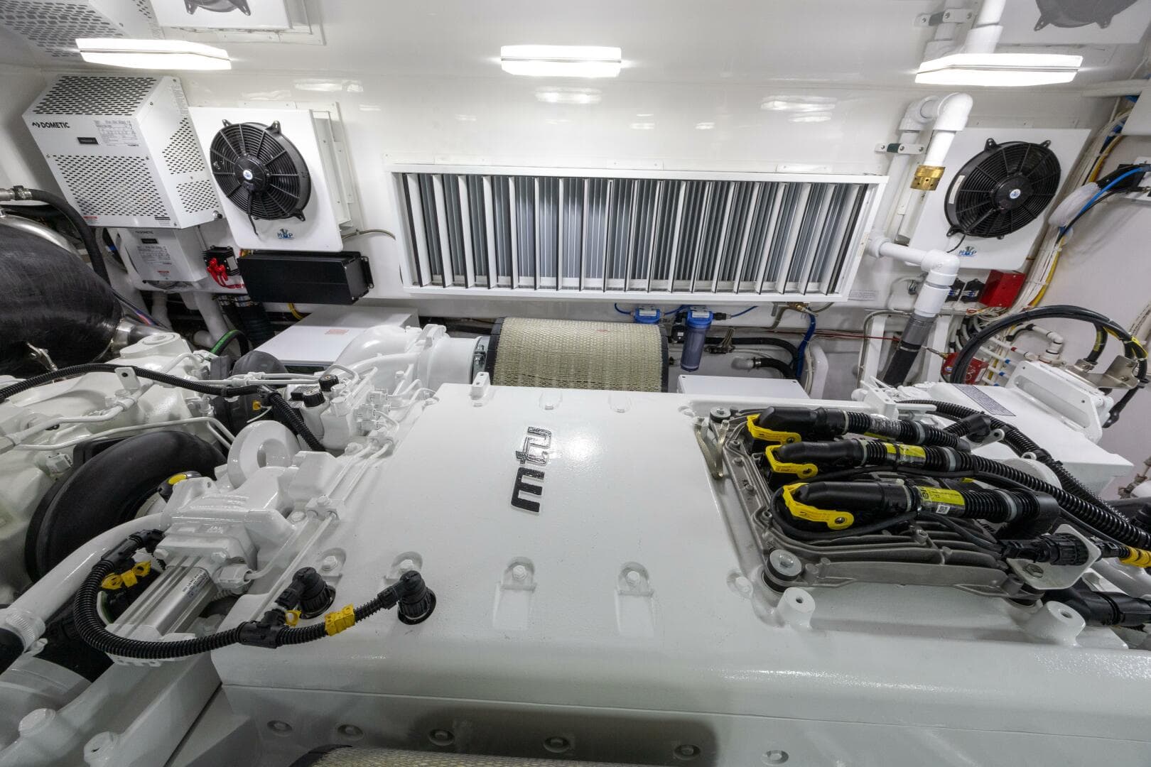 2025 Viking 82 Convertible — photo 66