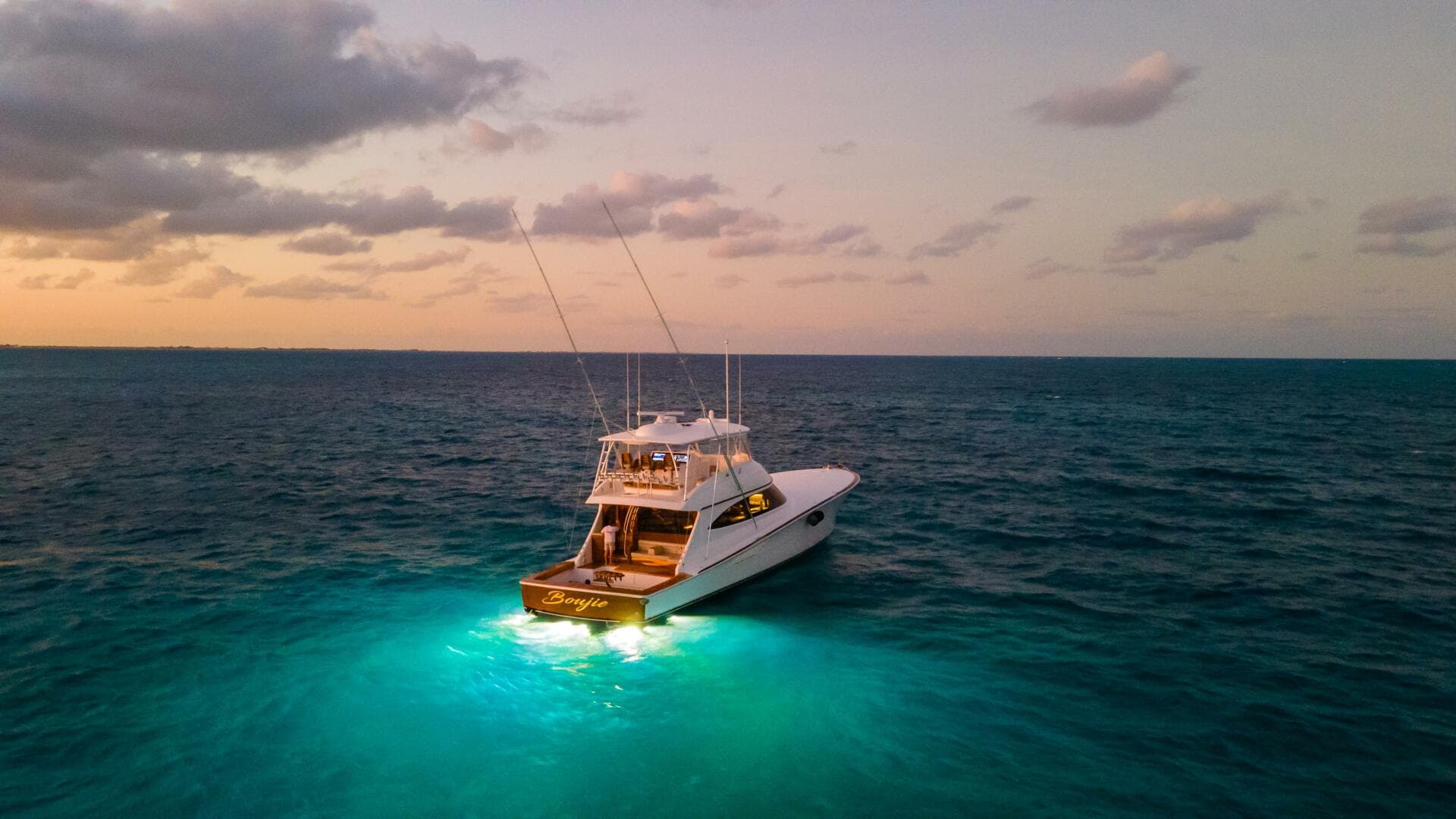 2025 Viking 82 Convertible — photo 85