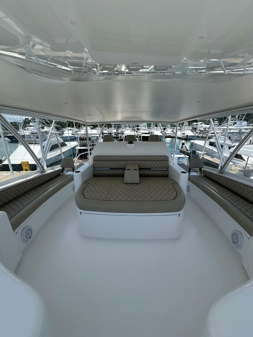 2025 Viking 82 Convertible — photo 51