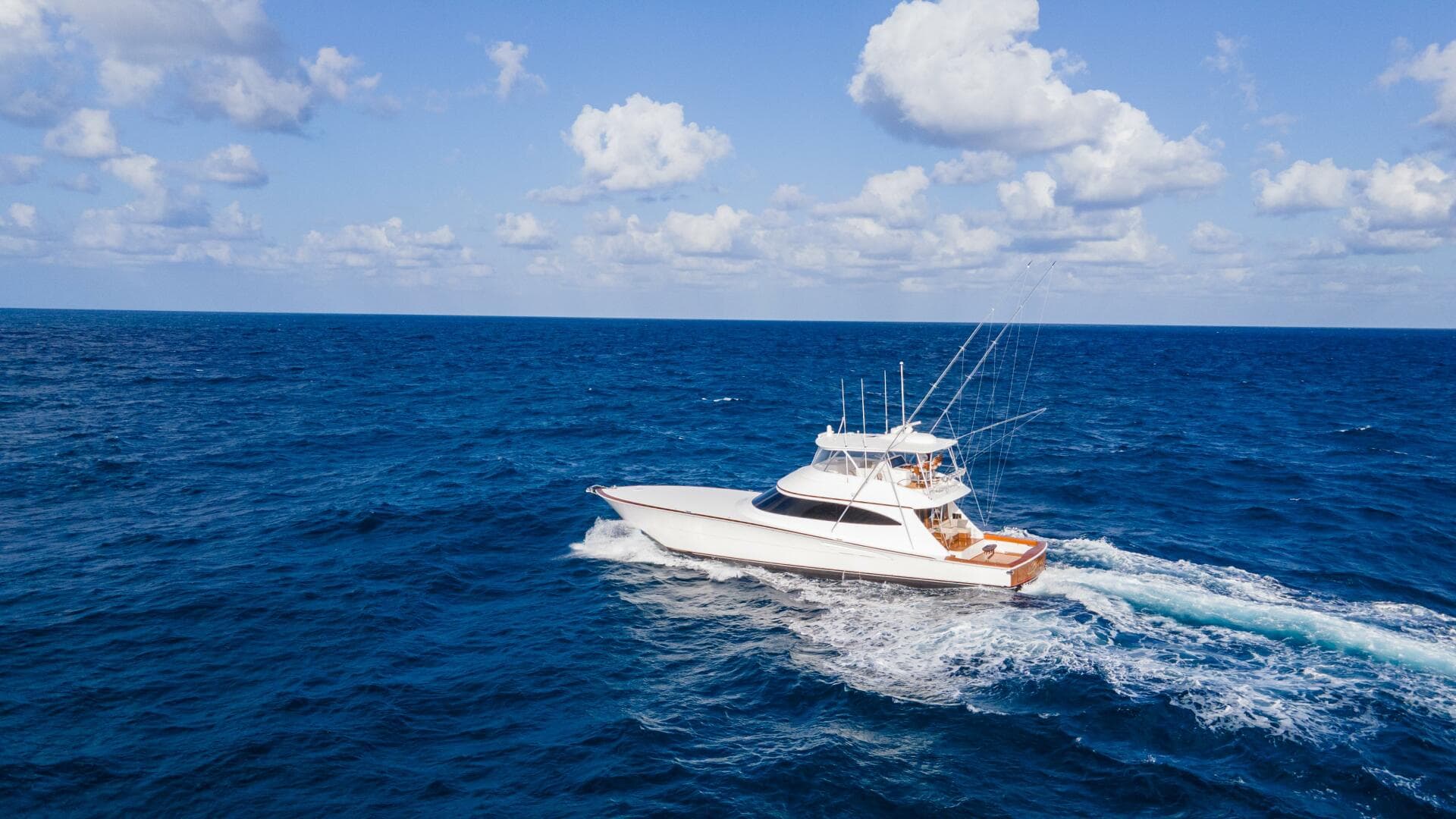 2025 Viking 82 Convertible — photo 78