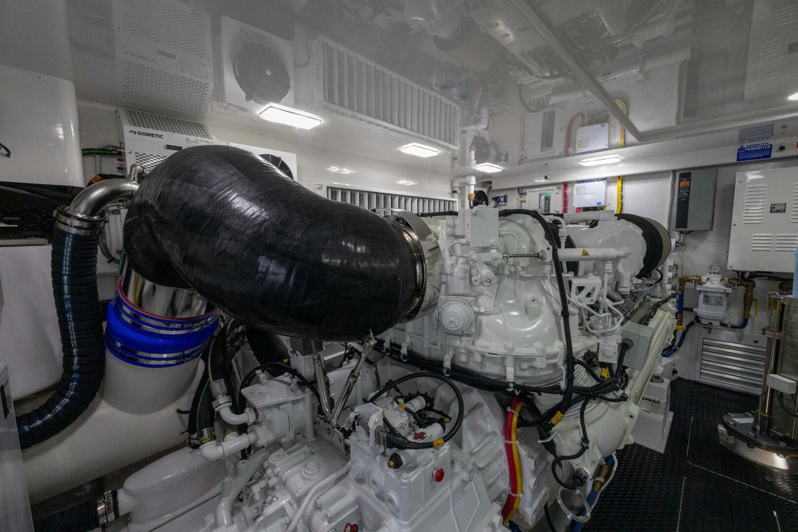 2025 Viking 82 Convertible — photo 59