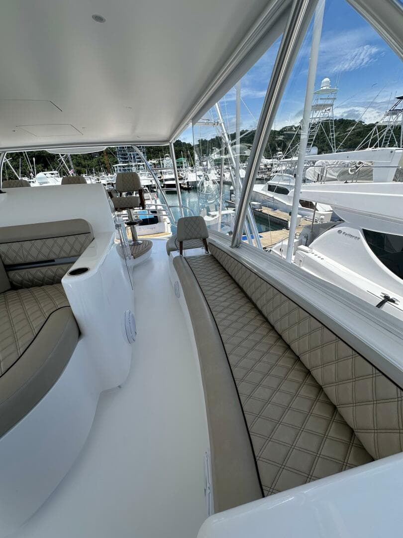 2025 Viking 82 Convertible — photo 52