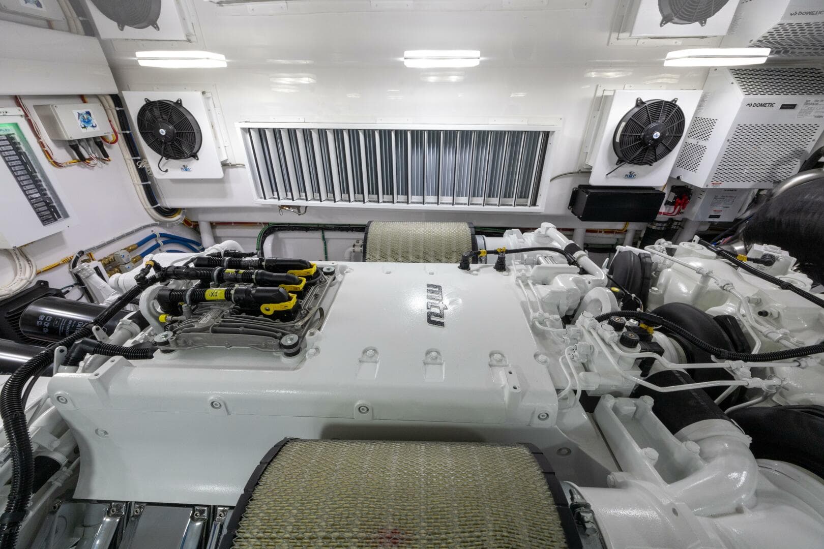 2025 Viking 82 Convertible — photo 65