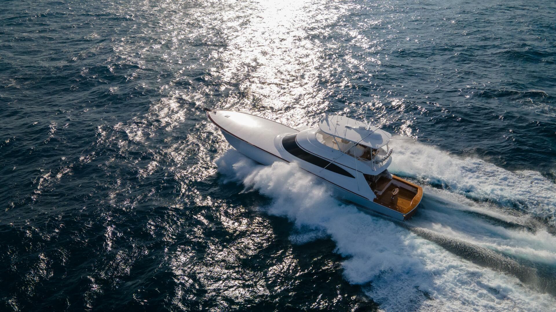 2025 Viking 82 Convertible — photo 82