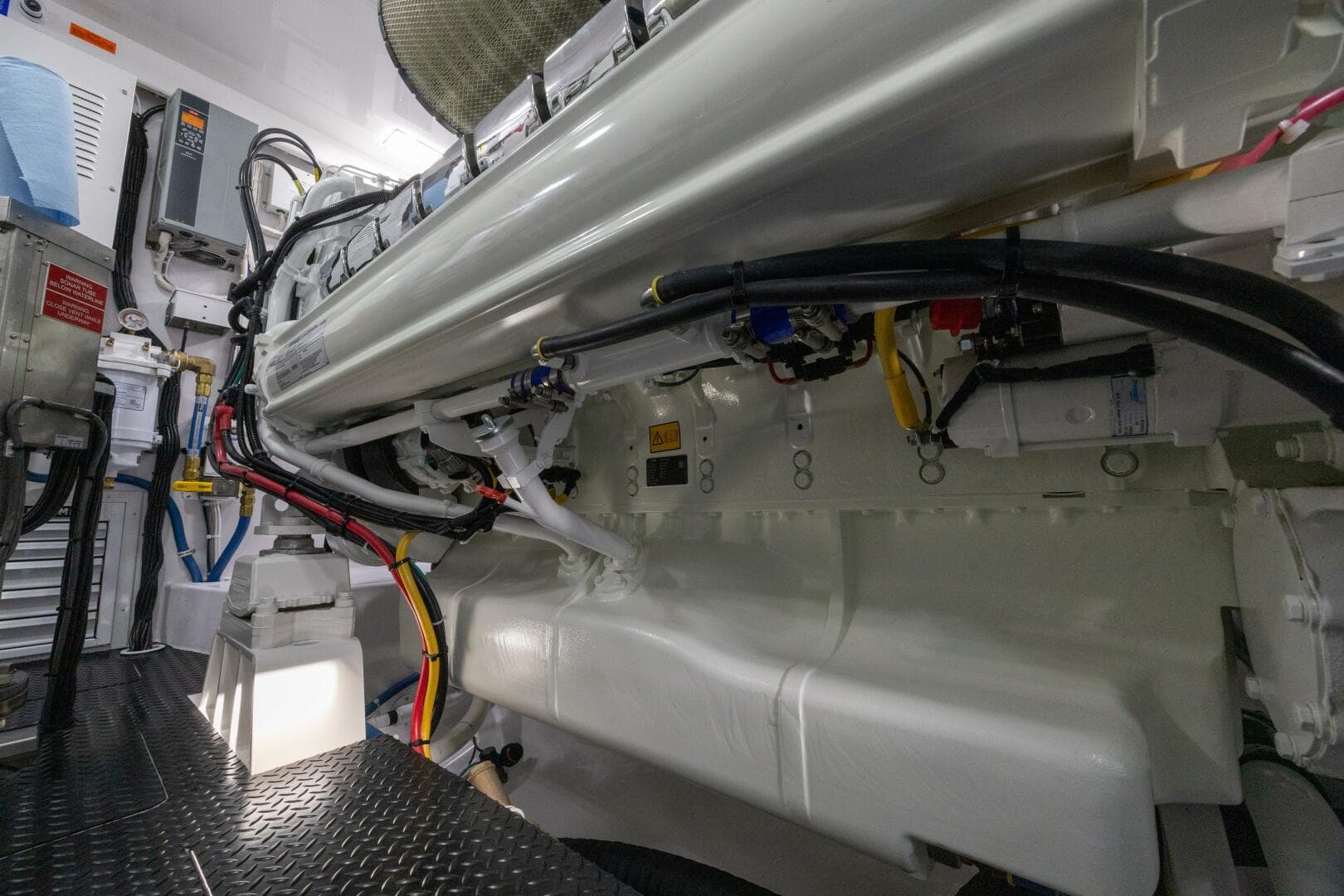 2025 Viking 82 Convertible — photo 56