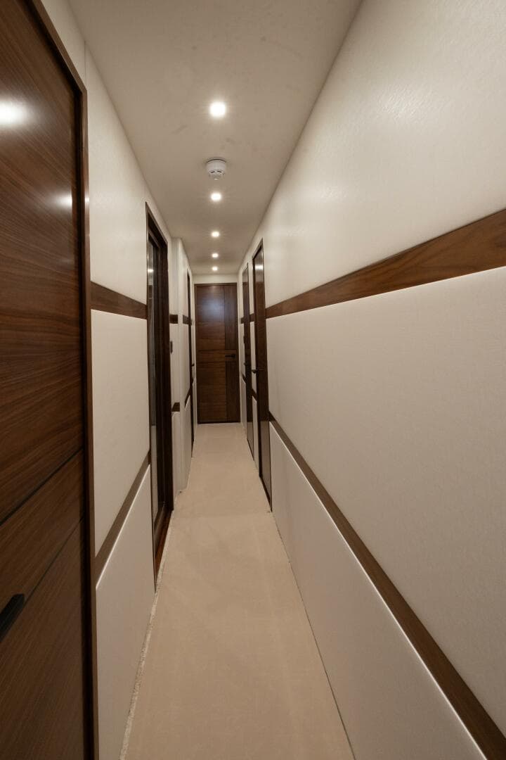 2025 Viking 82 Convertible — photo 16