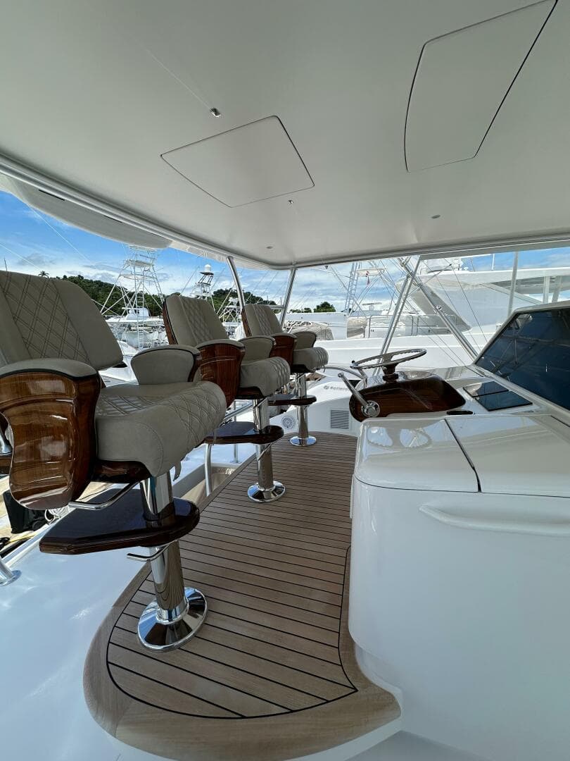 2025 Viking 82 Convertible — photo 48