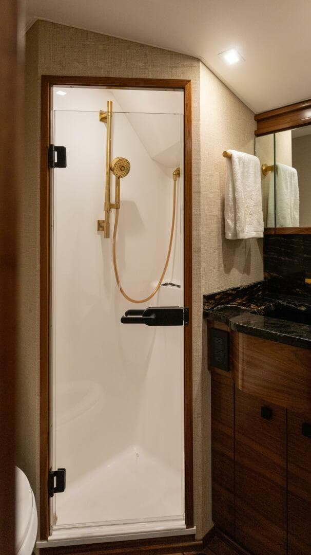 2025 Viking 82 Convertible — photo 35