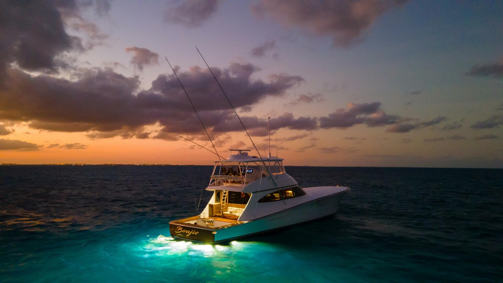 2025 Viking 82 Convertible — photo 84