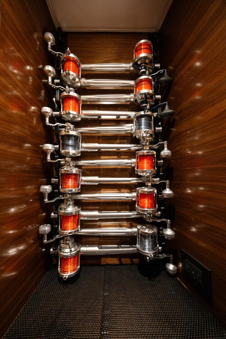 2025 Viking 82 Convertible — photo 40