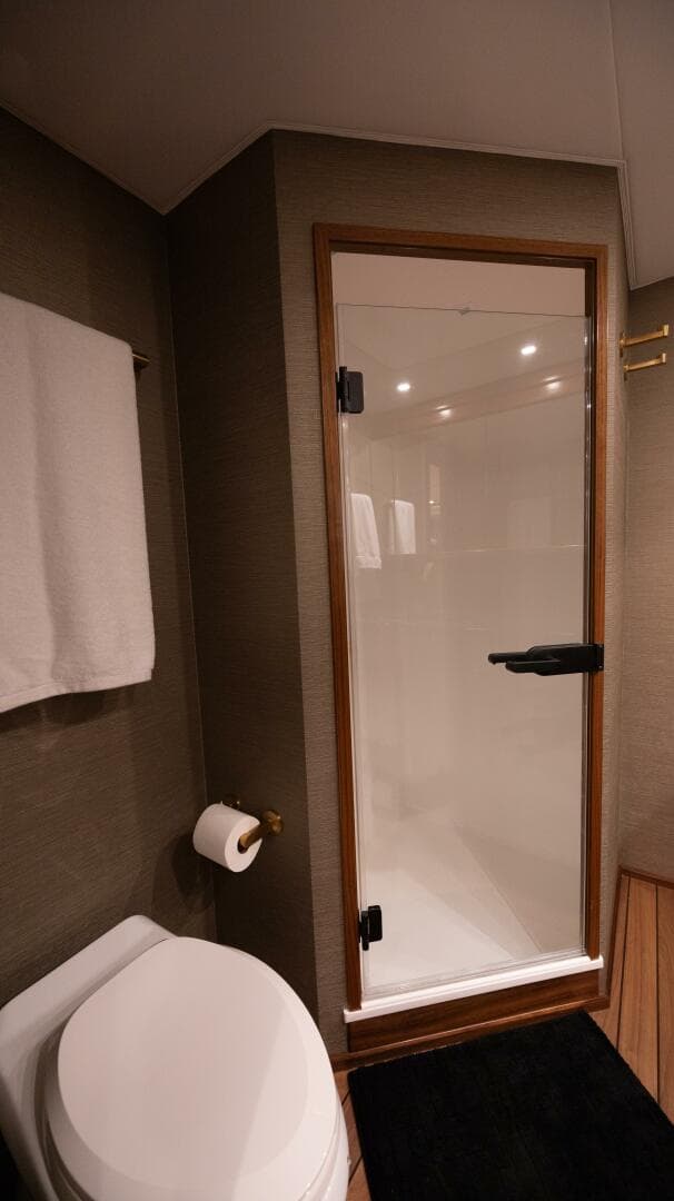 2025 Viking 82 Convertible — photo 22