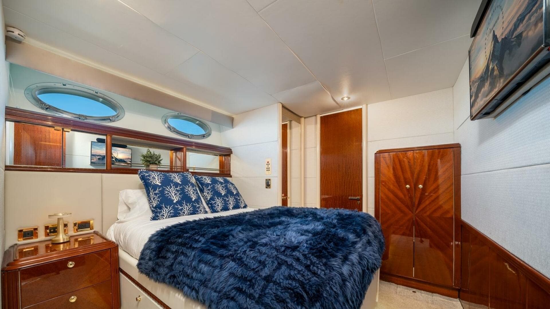 2002 Lazzara Yachts — photo 20