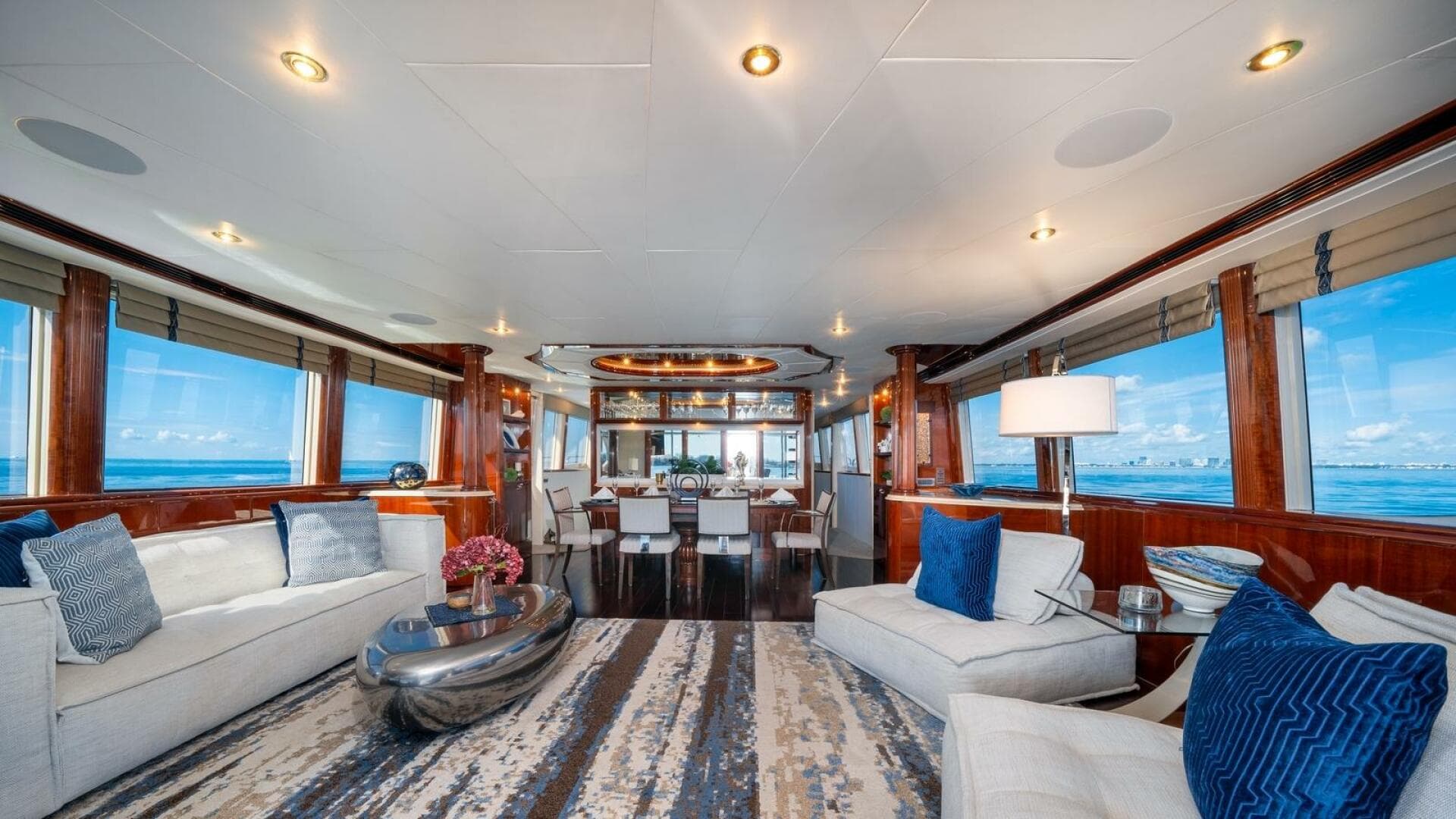 2002 Lazzara Yachts — photo 5