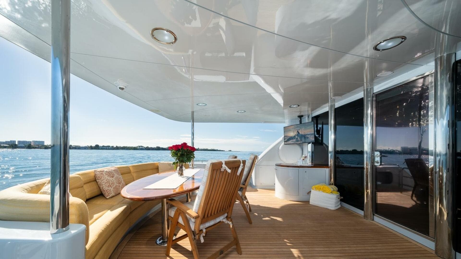 2002 Lazzara Yachts — photo 13