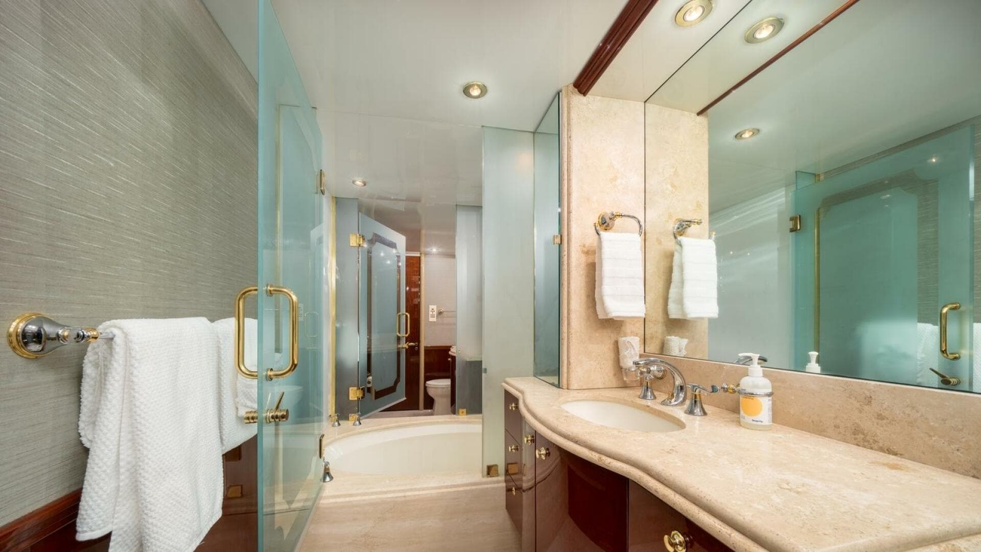 2002 Lazzara Yachts — photo 19